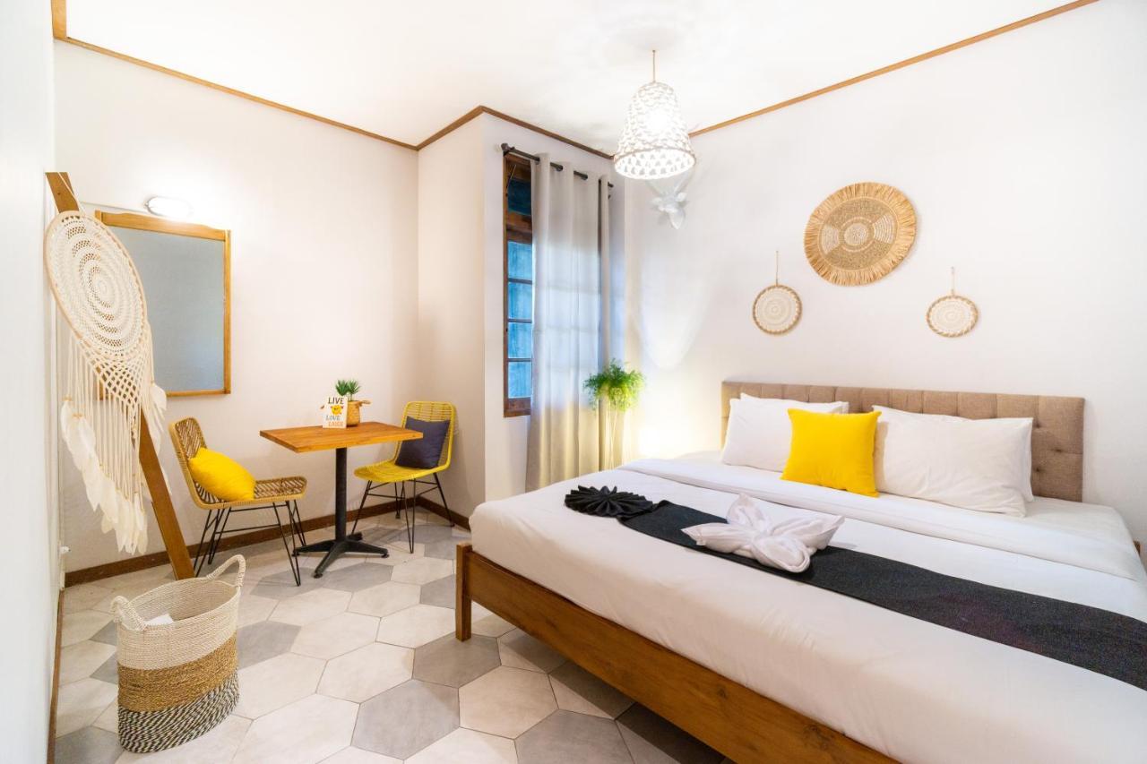 Interconnection Hostel Kuta Lombok Εξωτερικό φωτογραφία