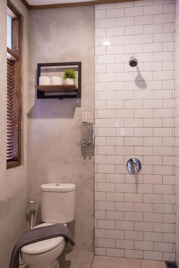Interconnection Hostel Kuta Lombok Εξωτερικό φωτογραφία